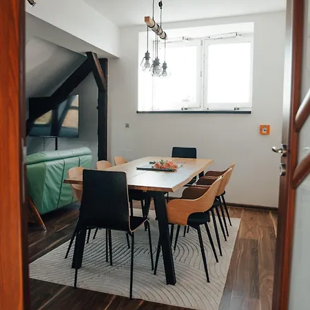 Ξενοδοχείο με διαμερίσματα Apartma Oberleithneruv Palac